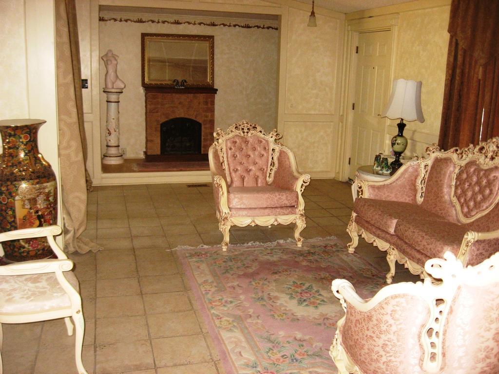 Shady Lady Bed And Breakfast Scottys Junction Екстериор снимка