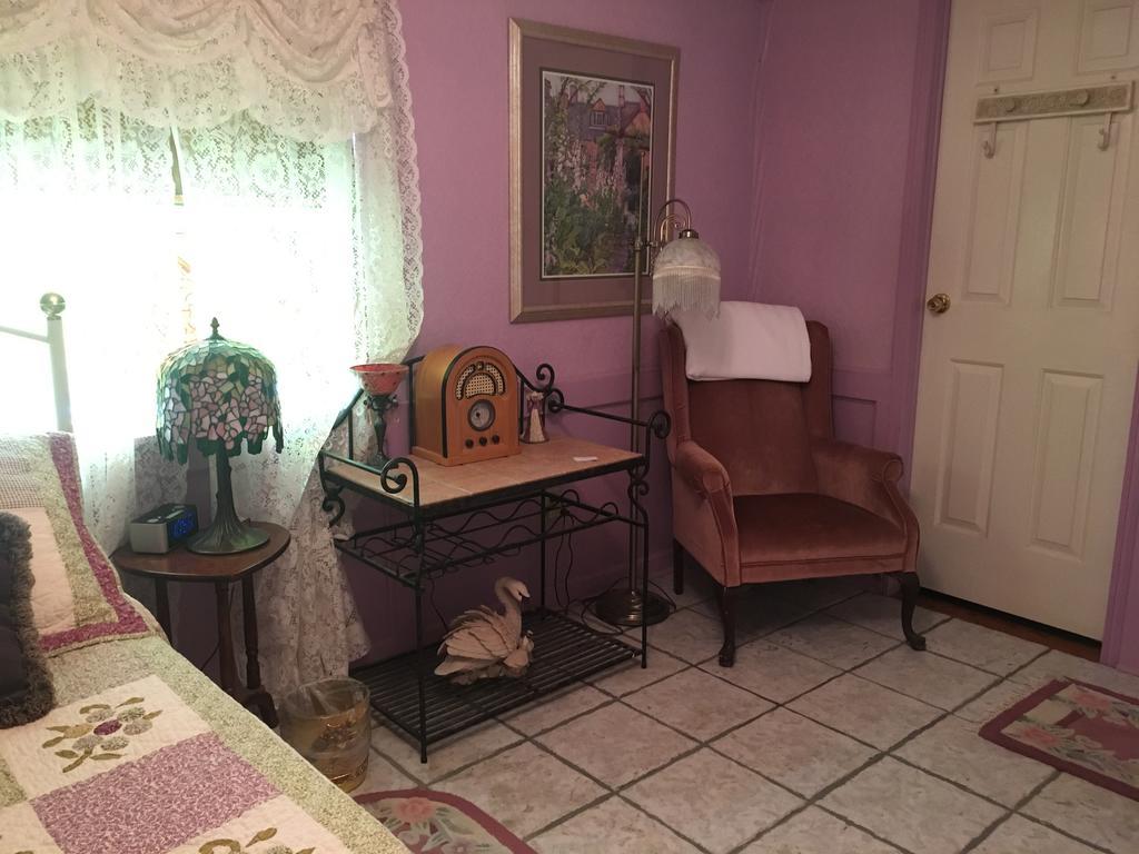 Shady Lady Bed And Breakfast Scottys Junction Екстериор снимка