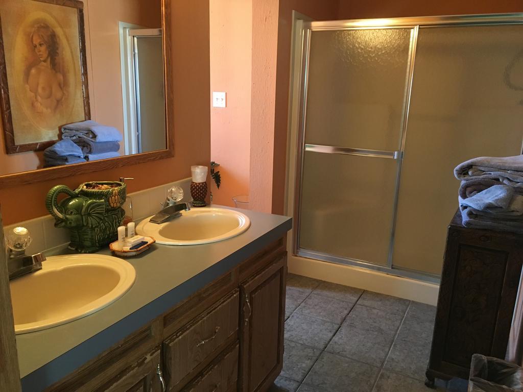 Shady Lady Bed And Breakfast Scottys Junction Екстериор снимка