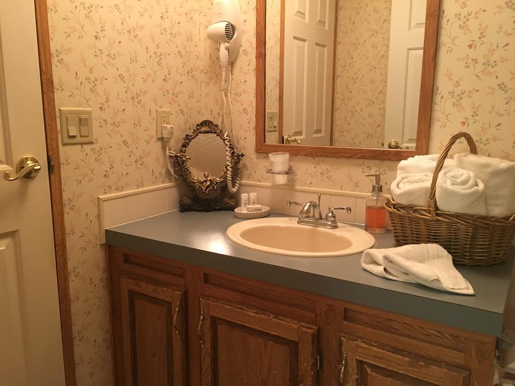 Shady Lady Bed And Breakfast Scottys Junction Екстериор снимка
