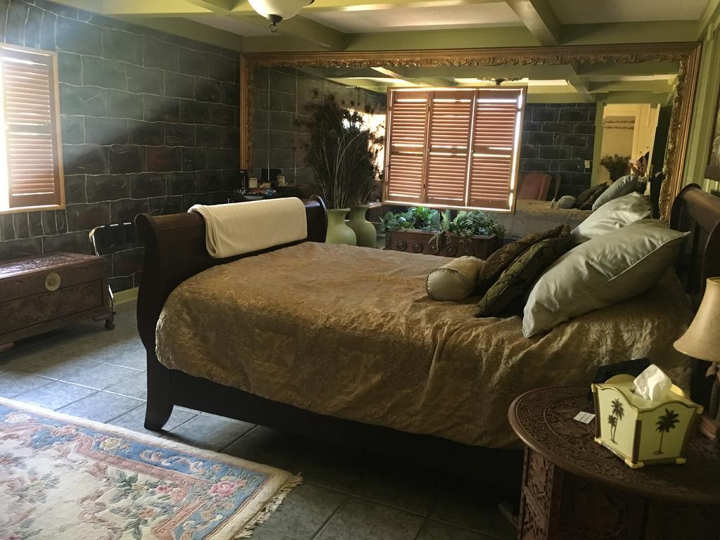 Shady Lady Bed And Breakfast Scottys Junction Екстериор снимка
